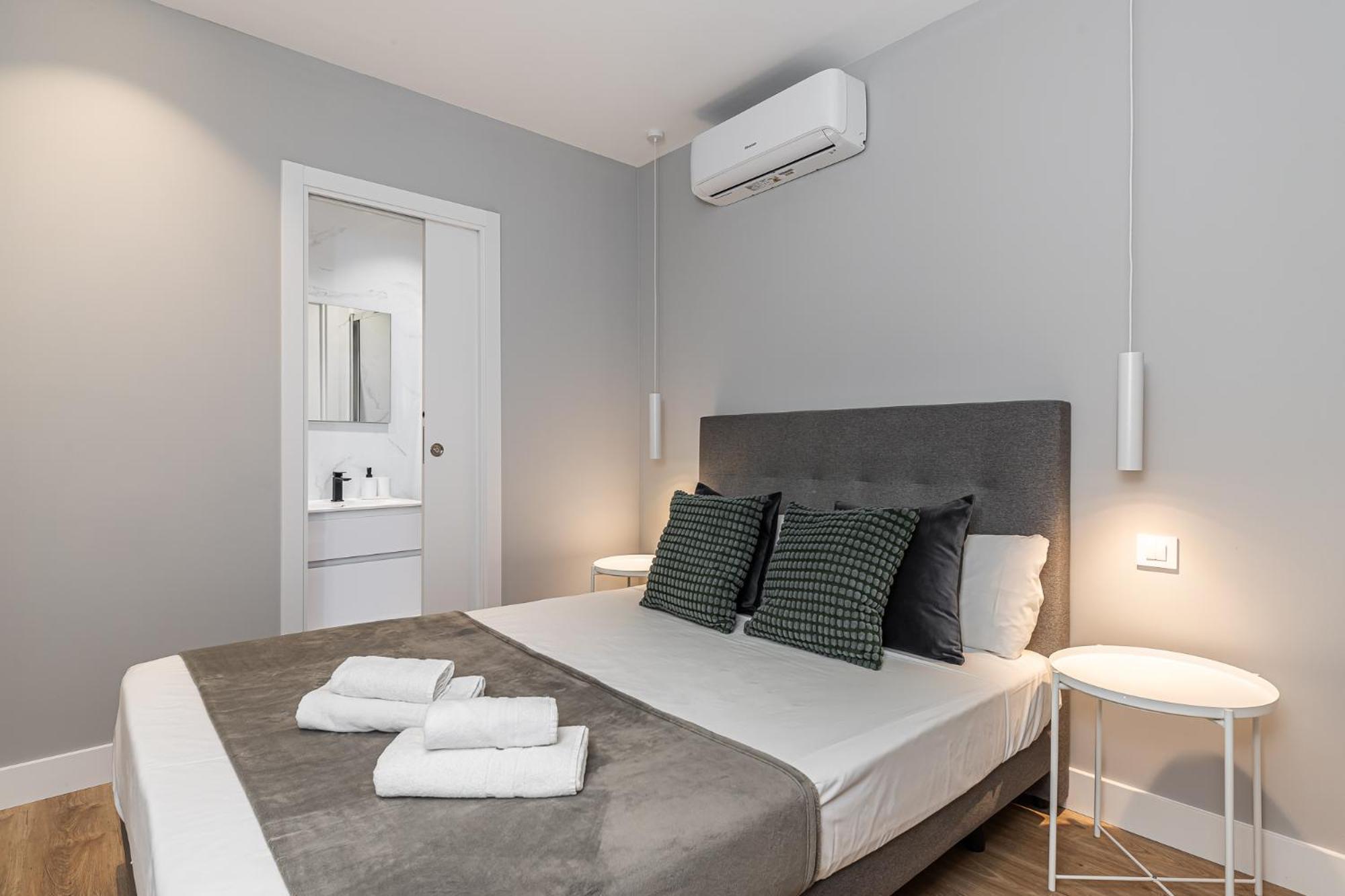 Waou Essence Iii Anton Martin - Corta Duracion Apartamento *