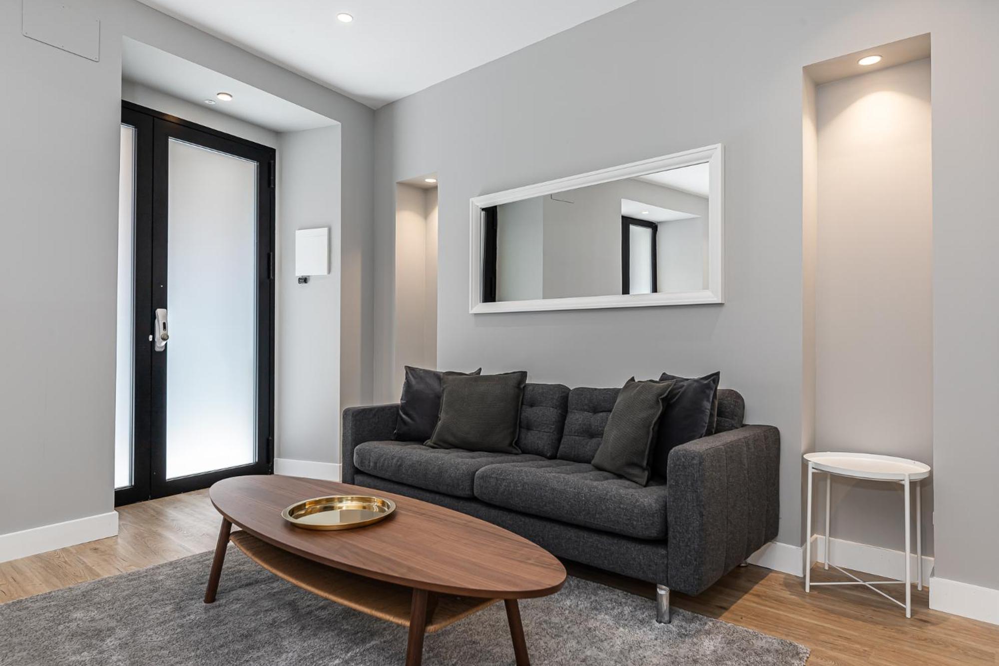 Waou Essence Iii Anton Martin - Corta Duracion Apartamento