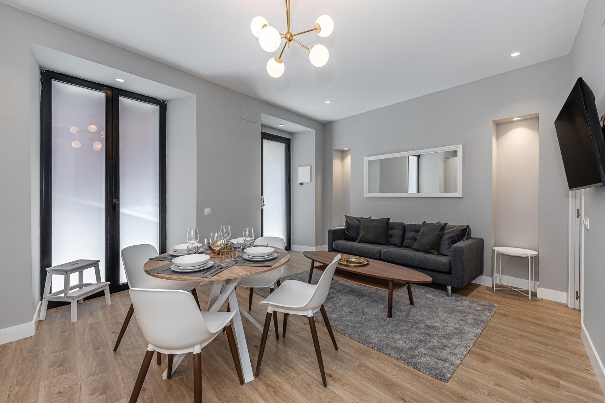 Waou Essence Iii Anton Martin - Corta Duracion Apartamento