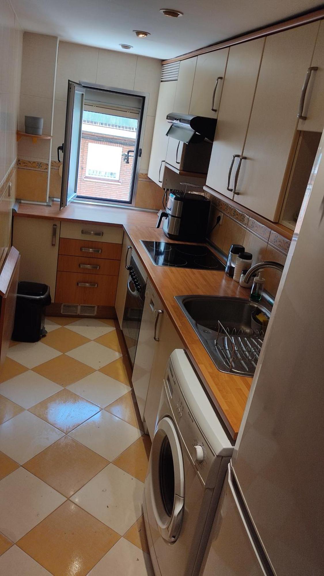 Habitacion Individual Con Bano Y Cocina Compartida Madrid
