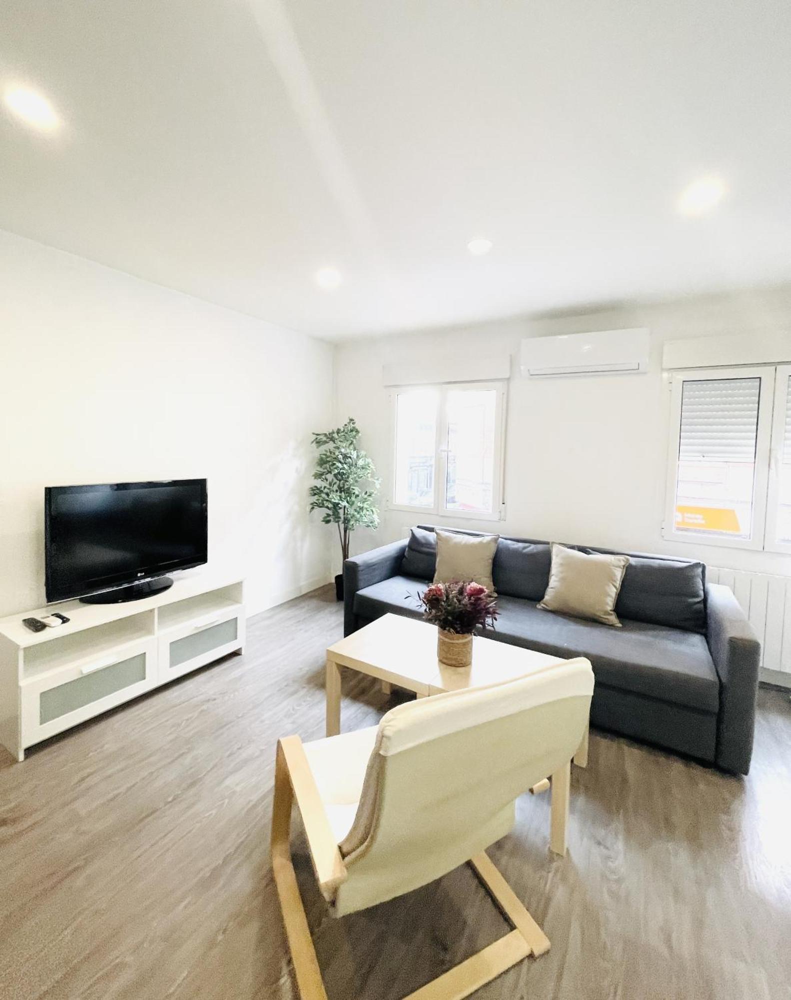 Dos Habs Urgel R3 Apartment *