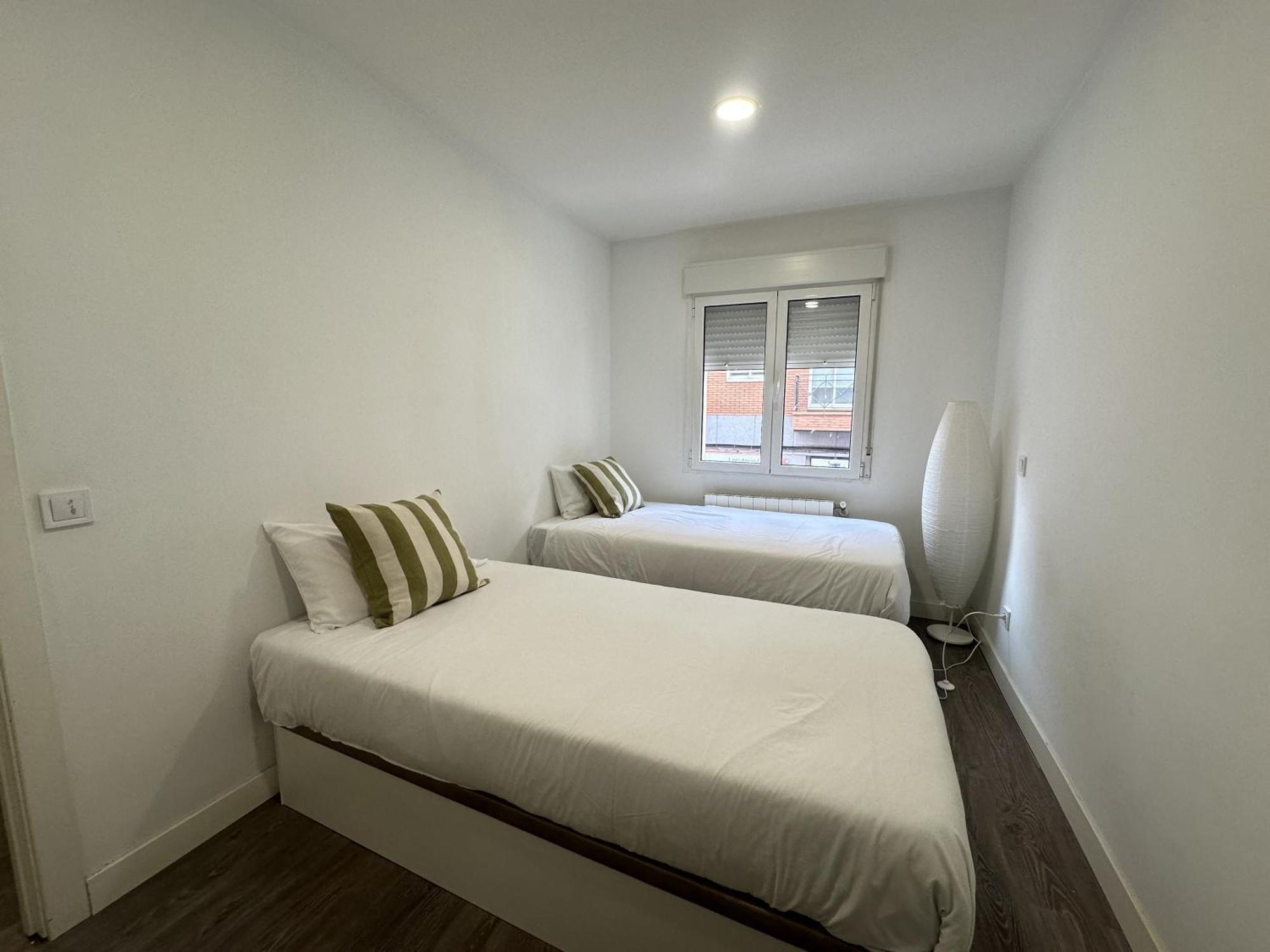 Dos Habs Urgel R3 Apartment Madrid
