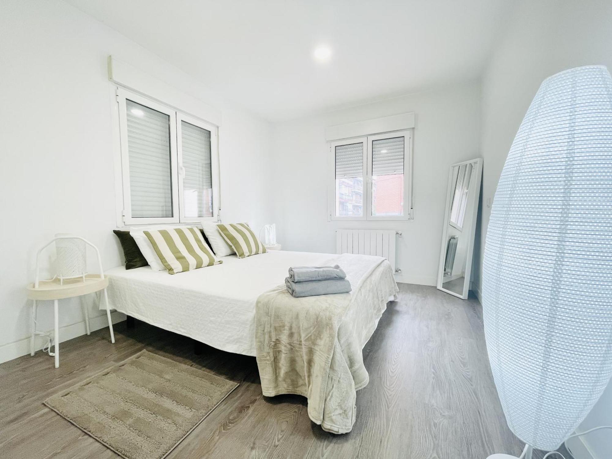 Dos Habs Urgel R3 Apartment