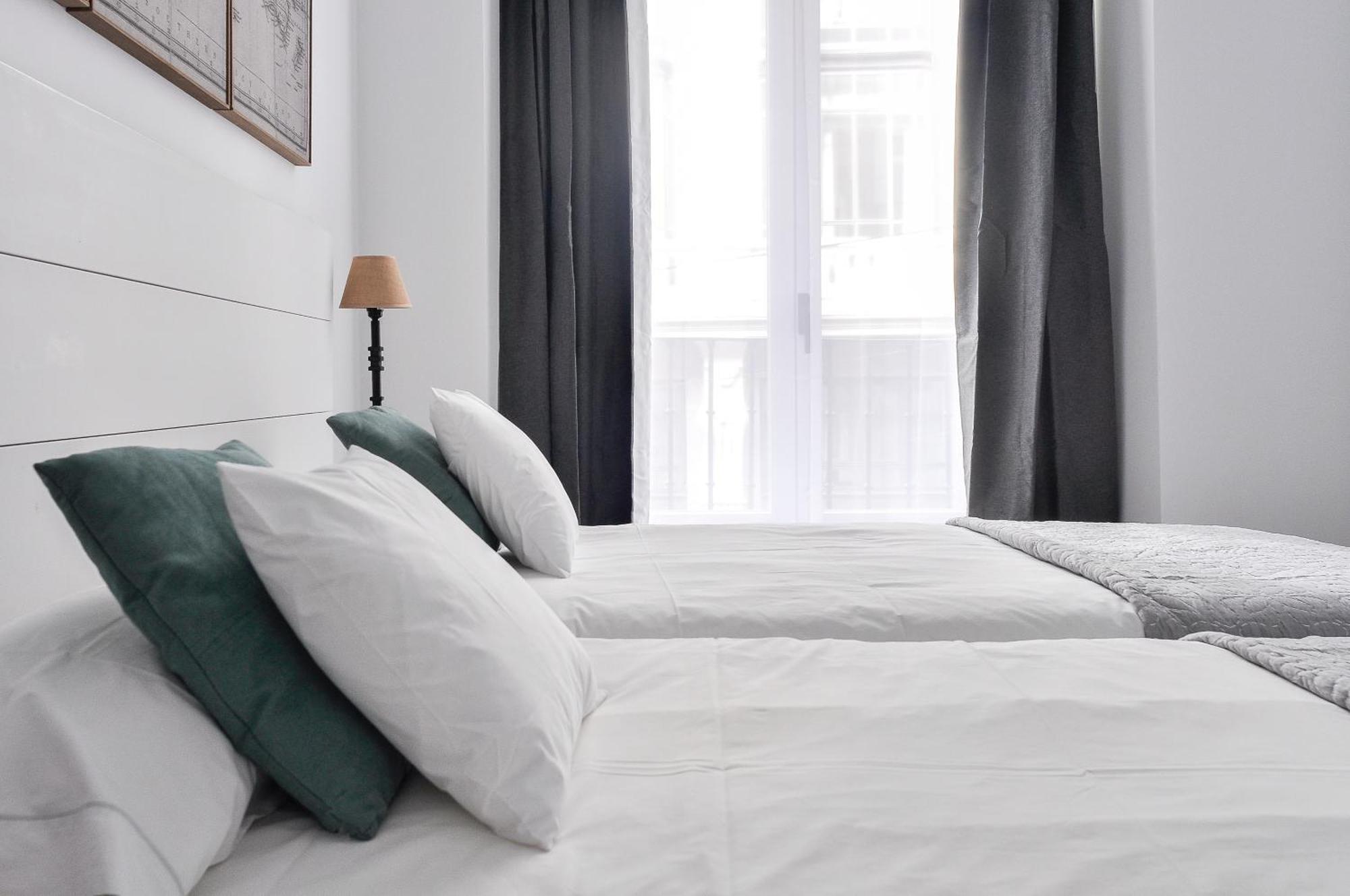 Apartamento En Puerta Del Sol 2a *