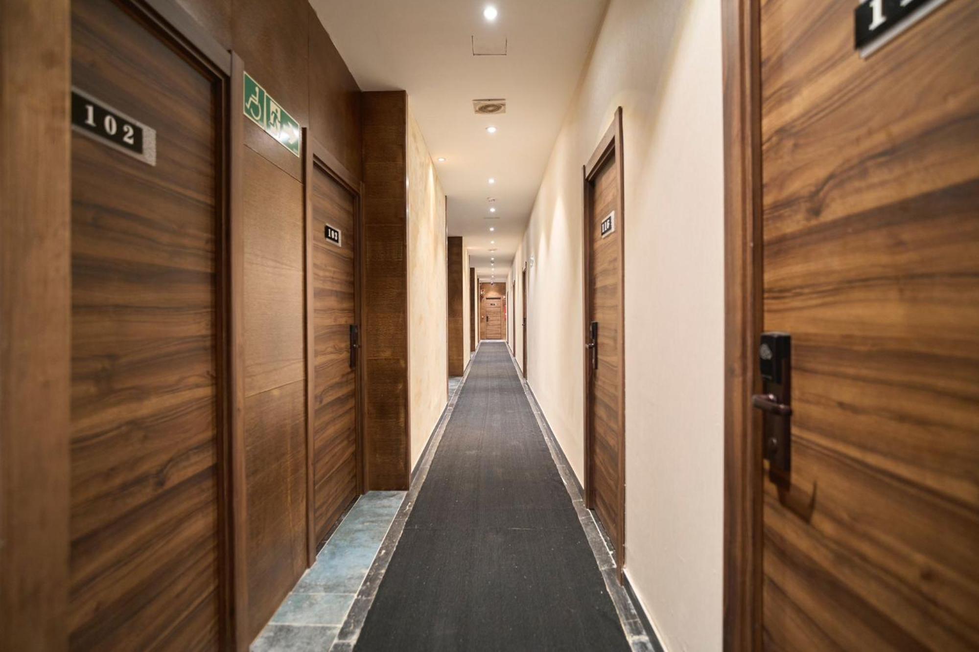 Menoir Dorsett Usera 3*