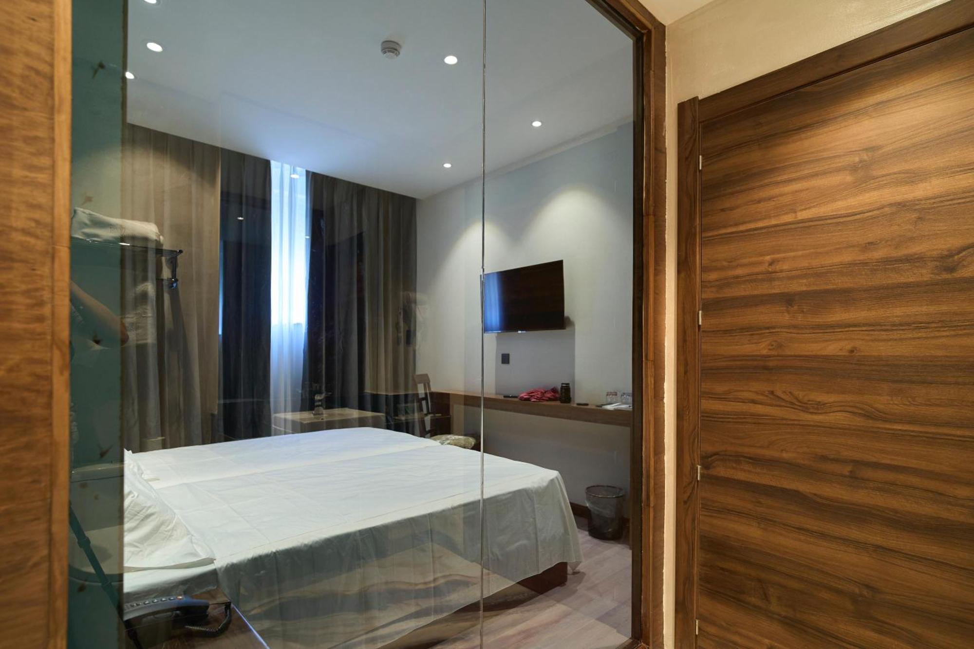 Menoir Dorsett Usera 3* Madrid