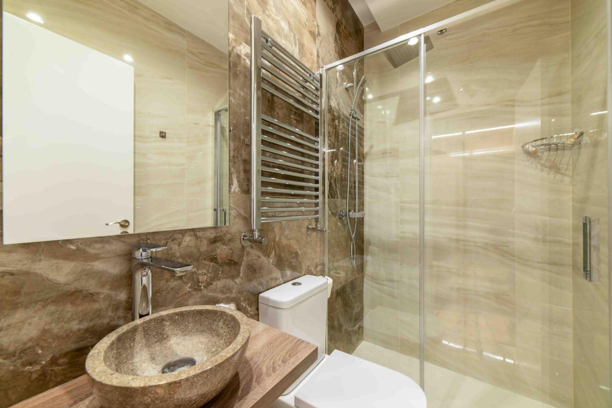 Piso Moderno En Barrio De Salamanca 2 Hab 2 Bano Apartamento *