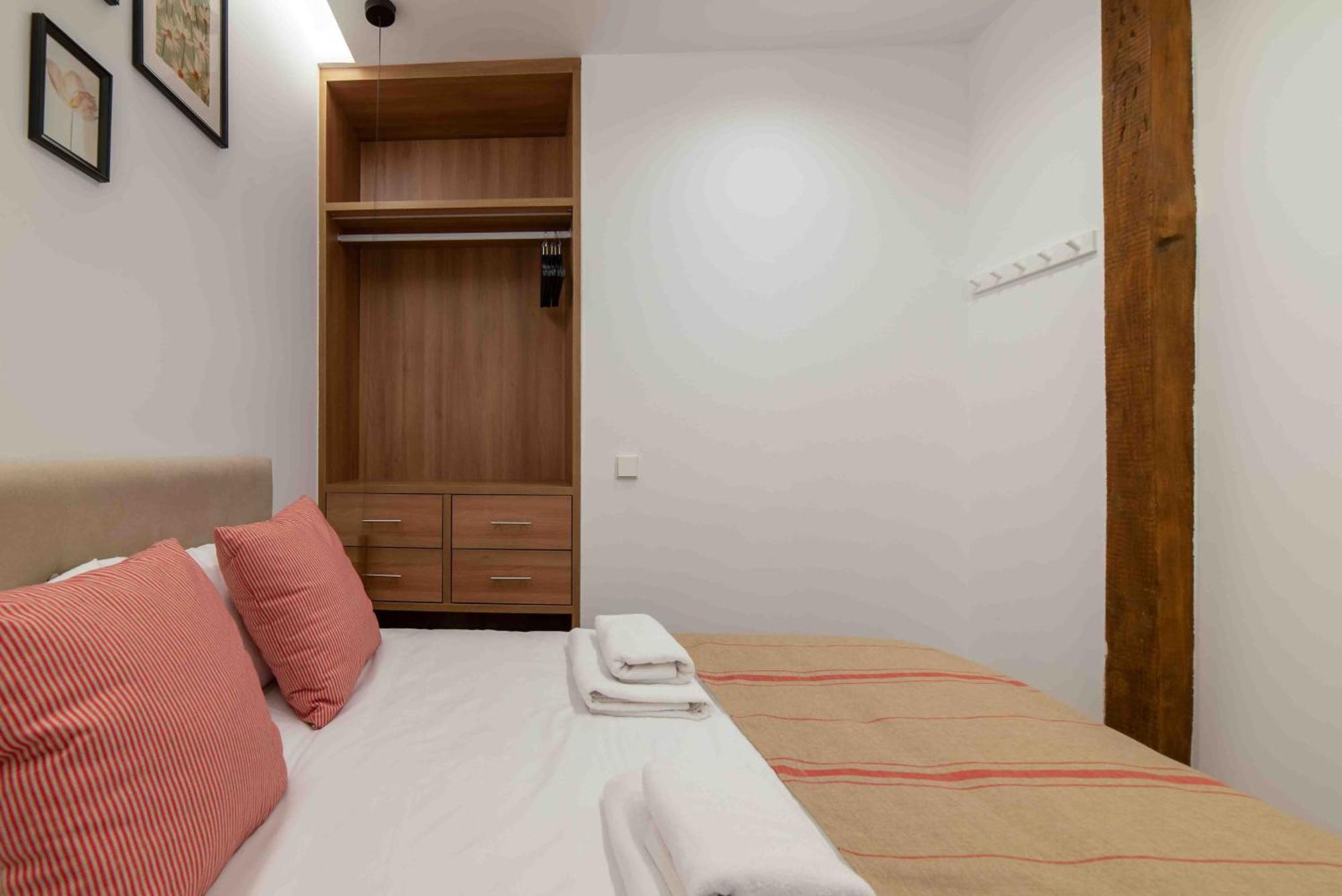 Piso Moderno En Barrio De Salamanca 2 Hab 2 Bano Apartamento Madrid