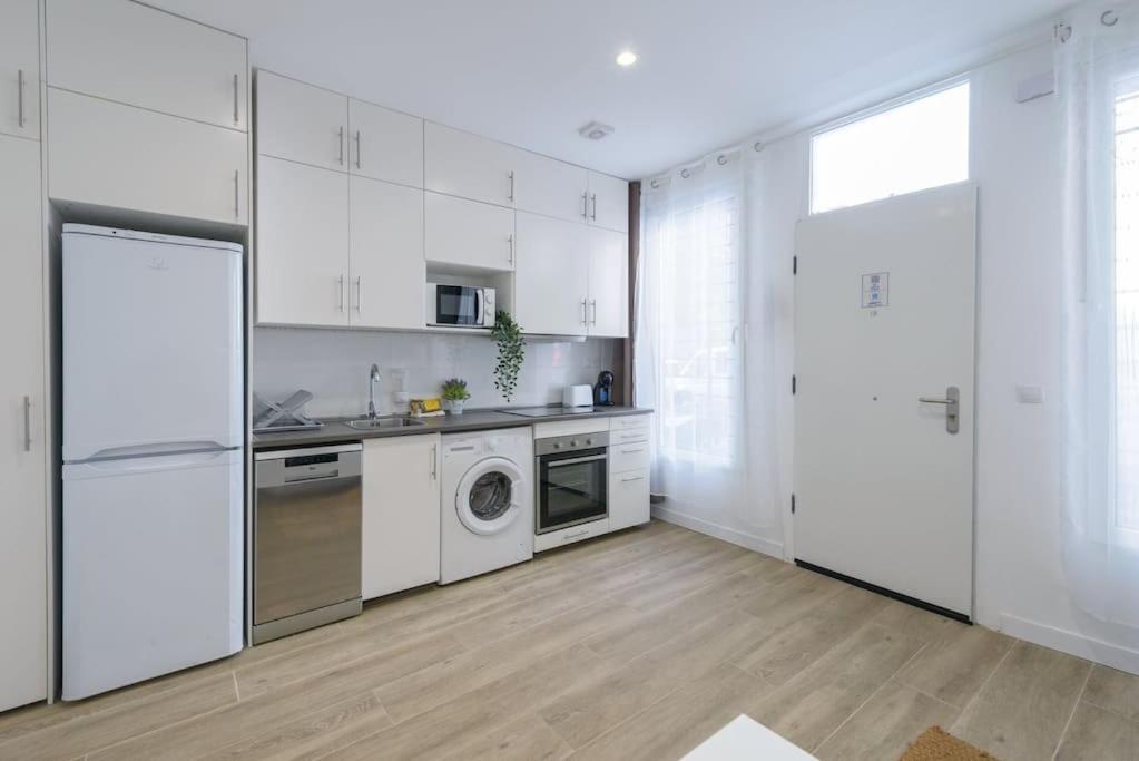 Estudio Cerca De Metropolitano, Aeropuerto Y Ifema Apartamento