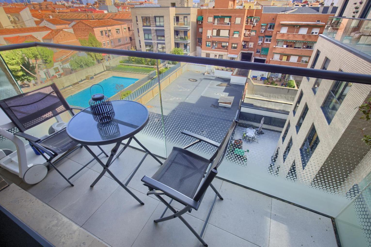 2b2b Deluxe - Jardines De Cuatro Caminos - Business District - Santiago Bernabeu Apartment *