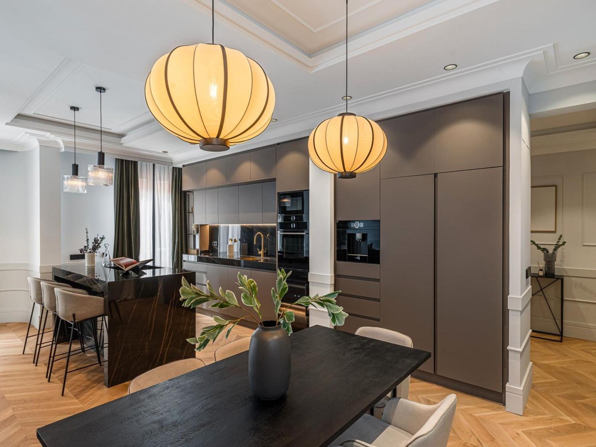 Royal Crest Deluxe Madrid