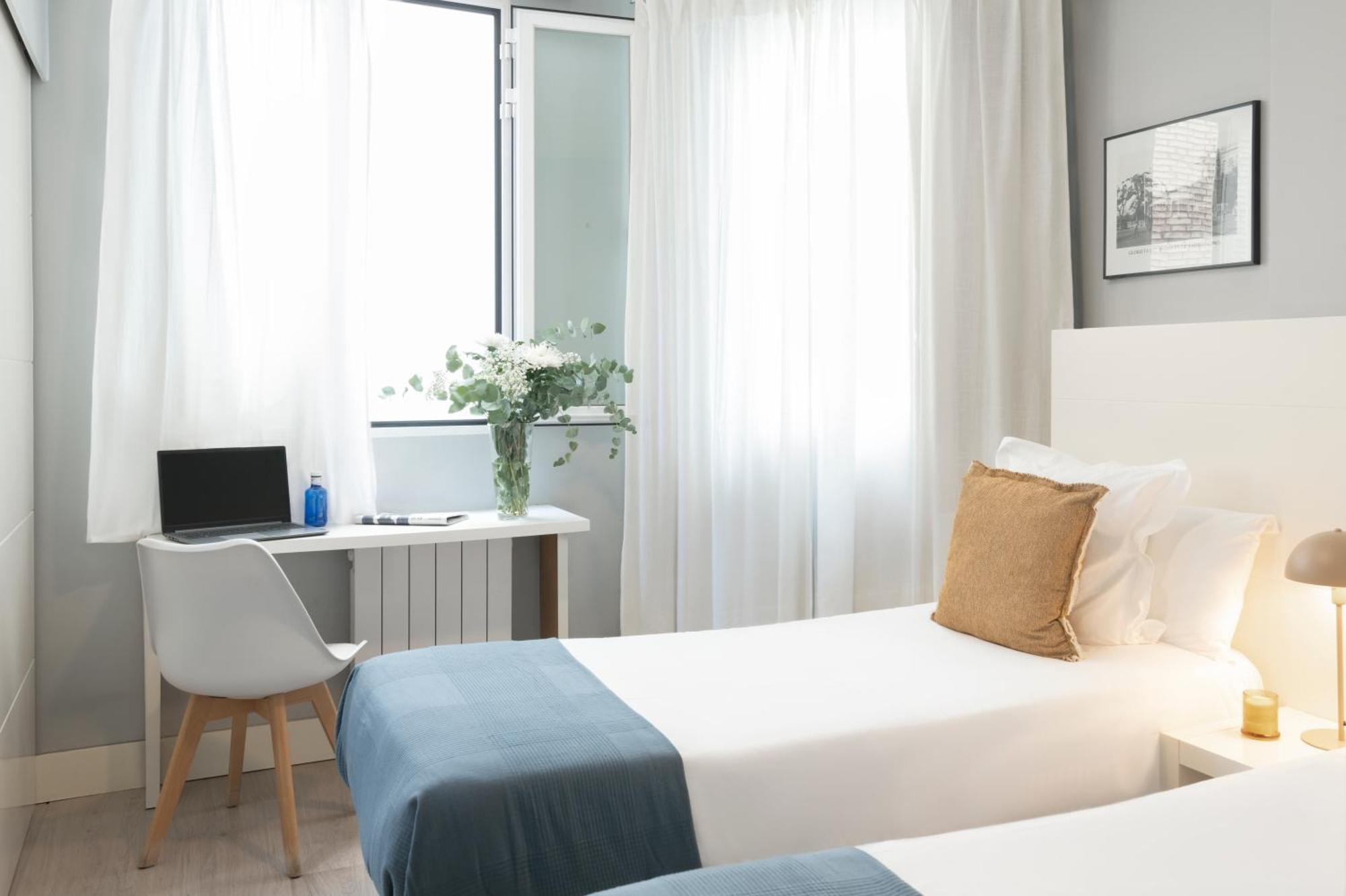 8rooms