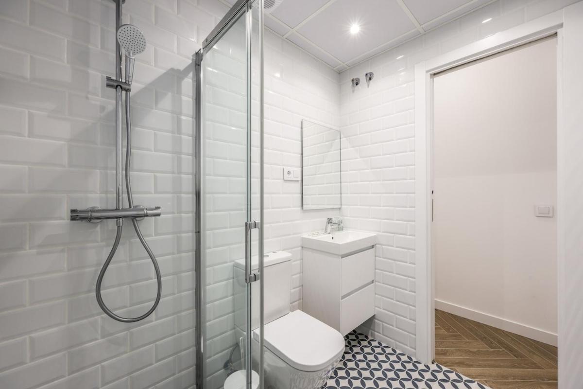 Apartamento Urban Tranquility In With Modern Comforts *