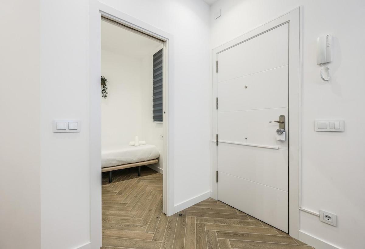 Urban Tranquility In With Modern Comforts Apartamento
