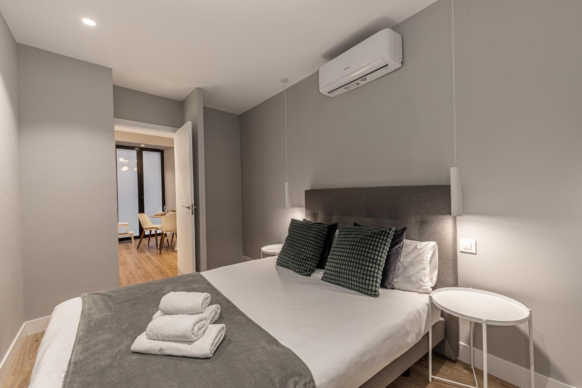 Waou Essence Iii Anton Martin - Corta Duracion Apartamento