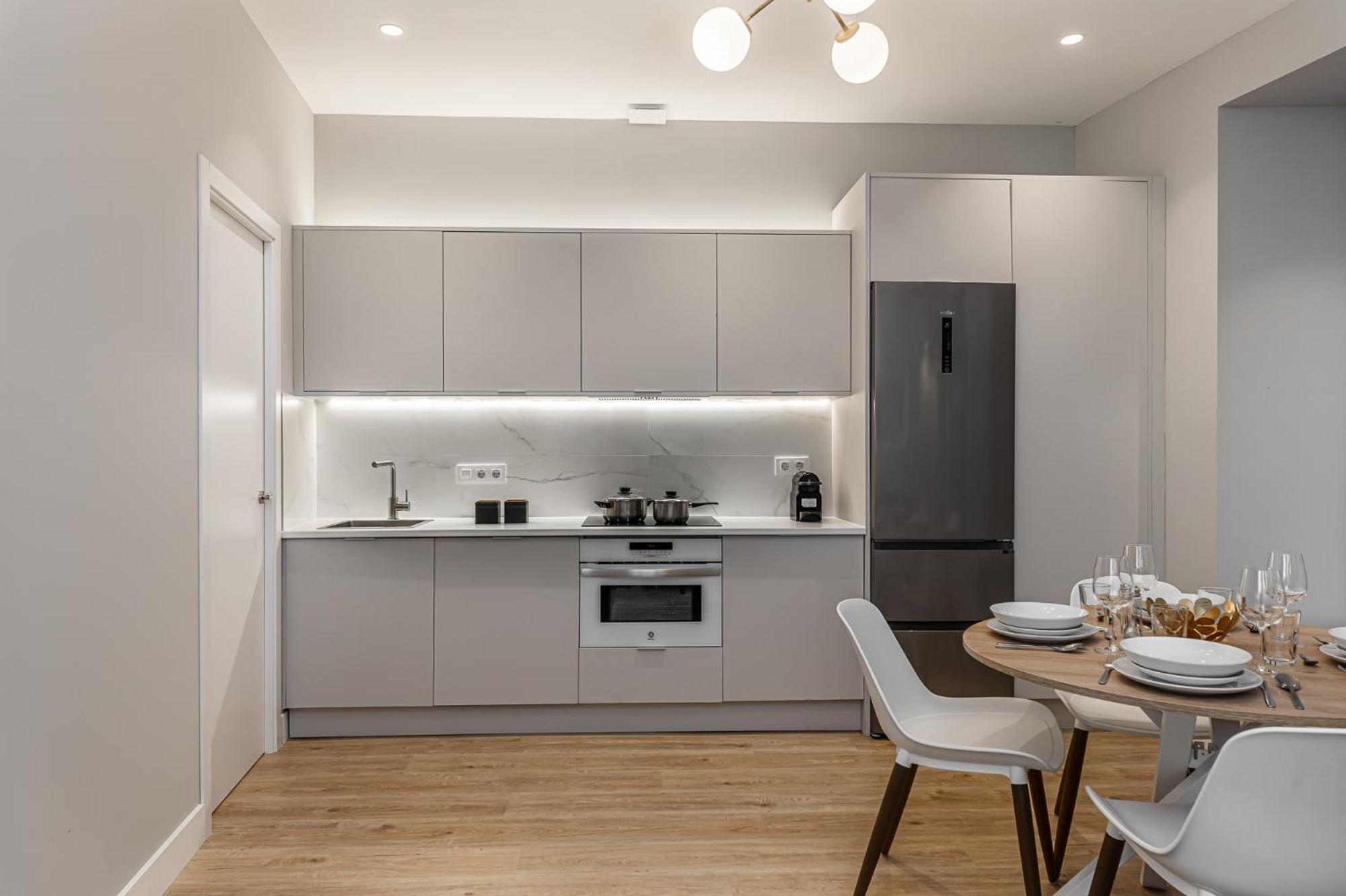 Waou Essence Iii Anton Martin - Corta Duracion Apartamento *