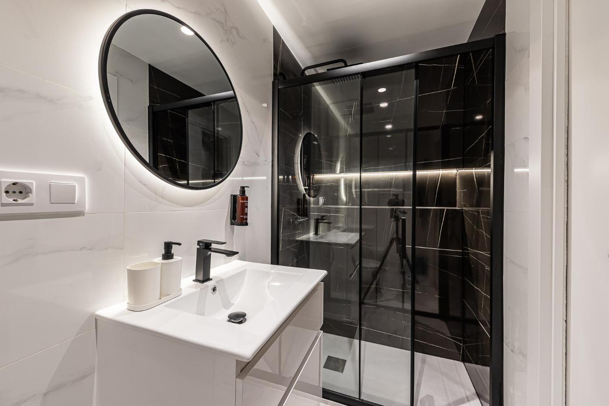Waou Essence Iii Tirso De Molina - Corta Duracion Apartment *