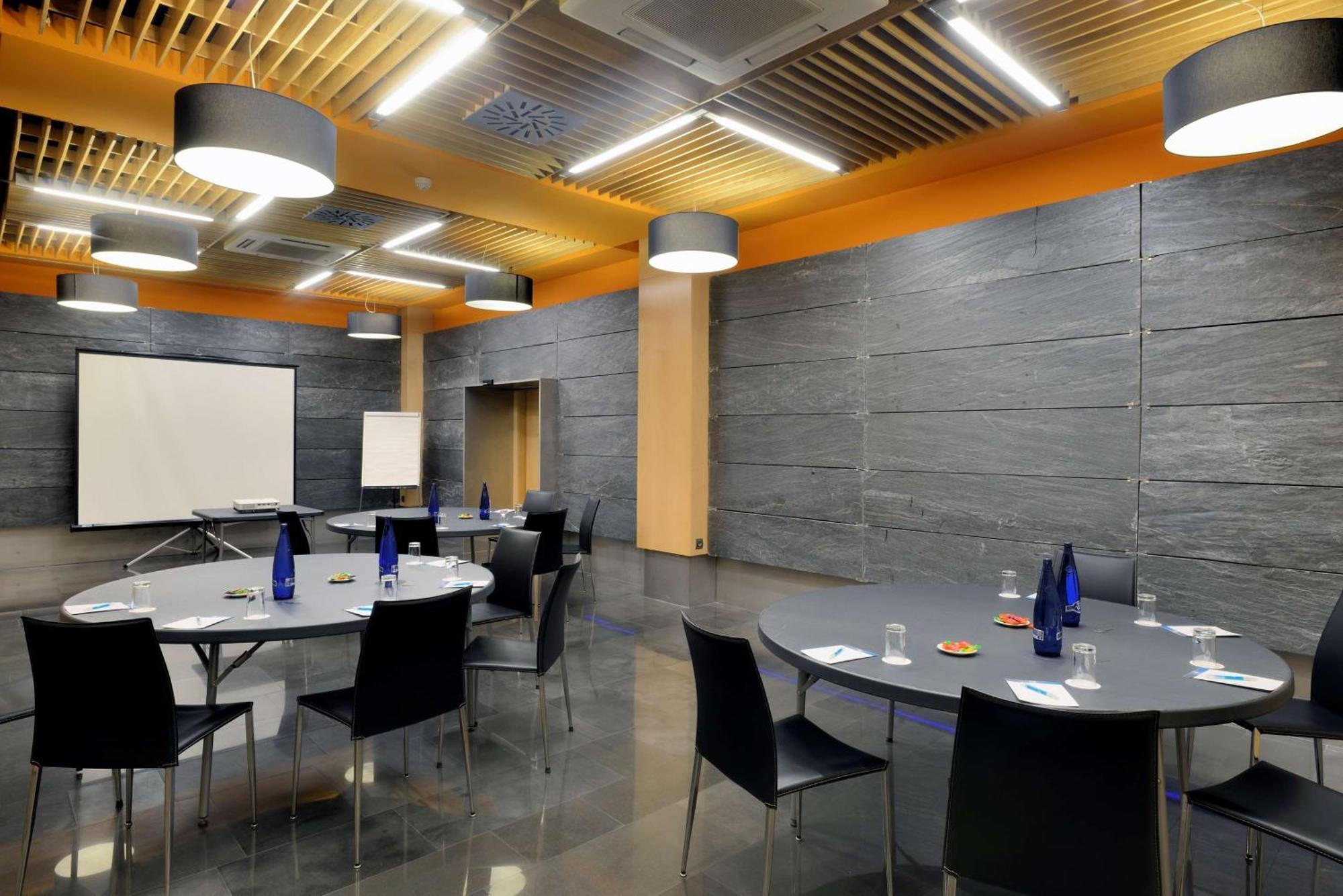 Nh Tablas Hotel 4*