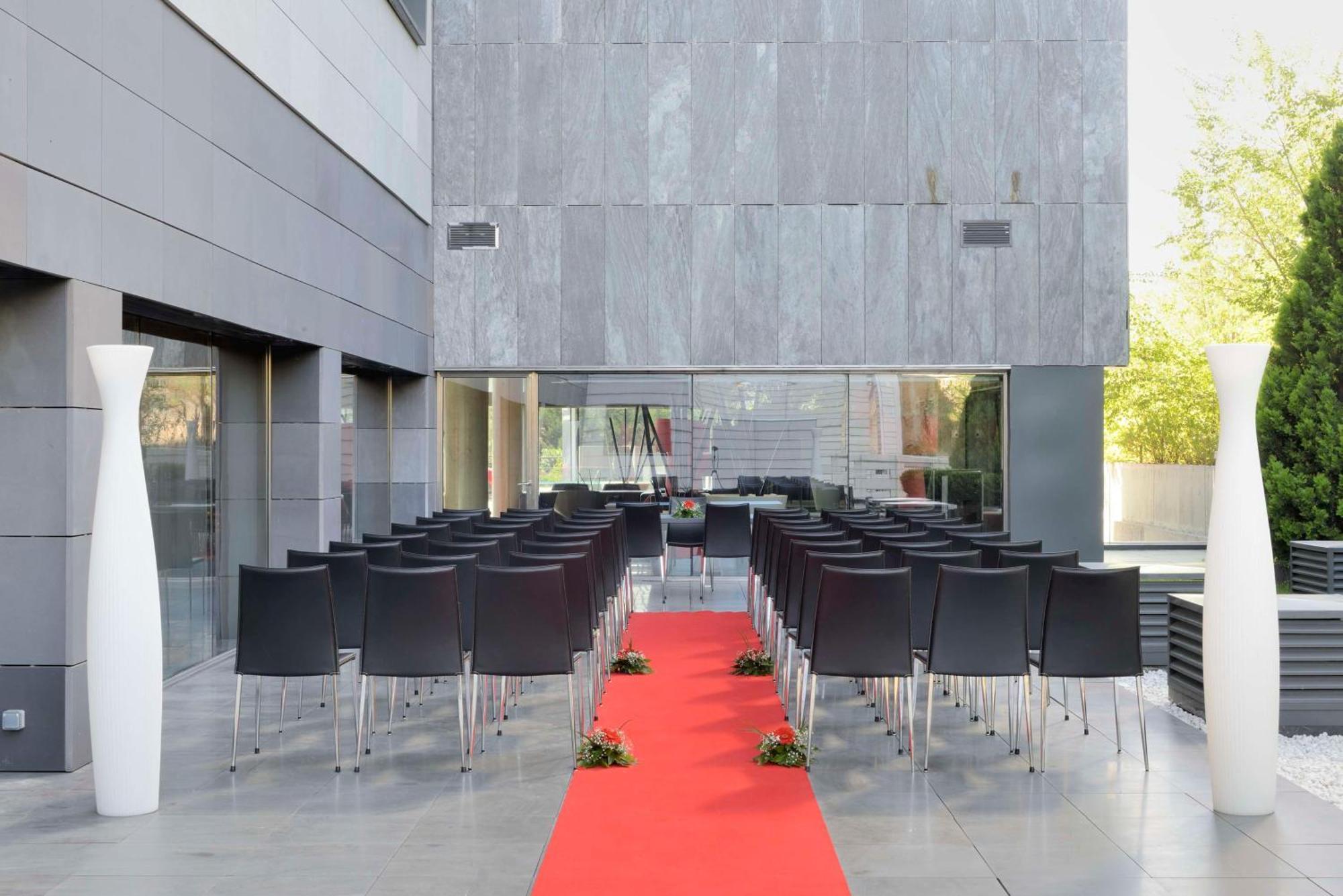 Hotel Nh Tablas 4*