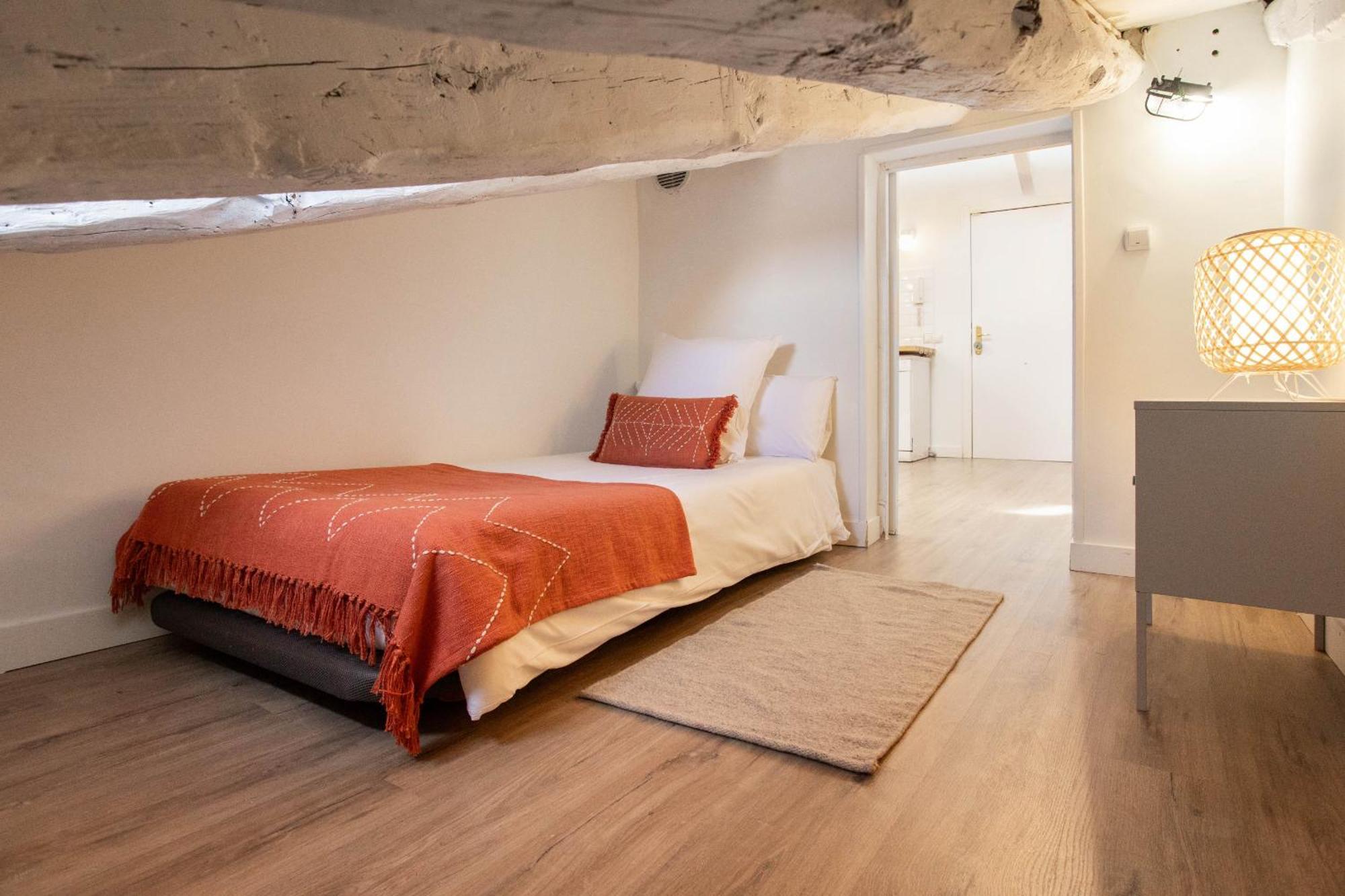 Mit House Plaza Mayor Attic En