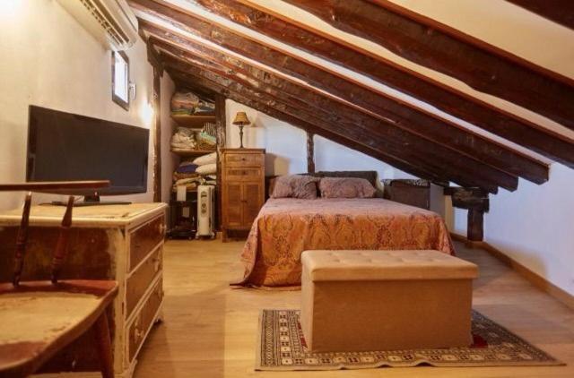 Atico Duplex Con Terraza En Puro Centro, 2 A 8 Pax Madrid