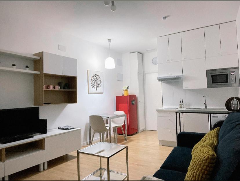 Comodo Y Tranquilo A 2 Minutos Del Metro Apartamento Madrid