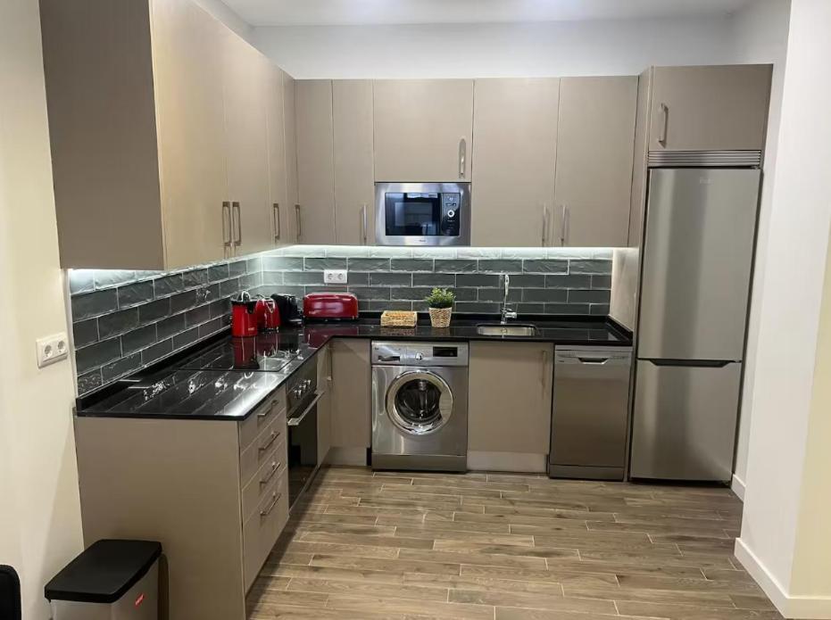 A Menos De 20 Min De Sitios Clave Apartamento