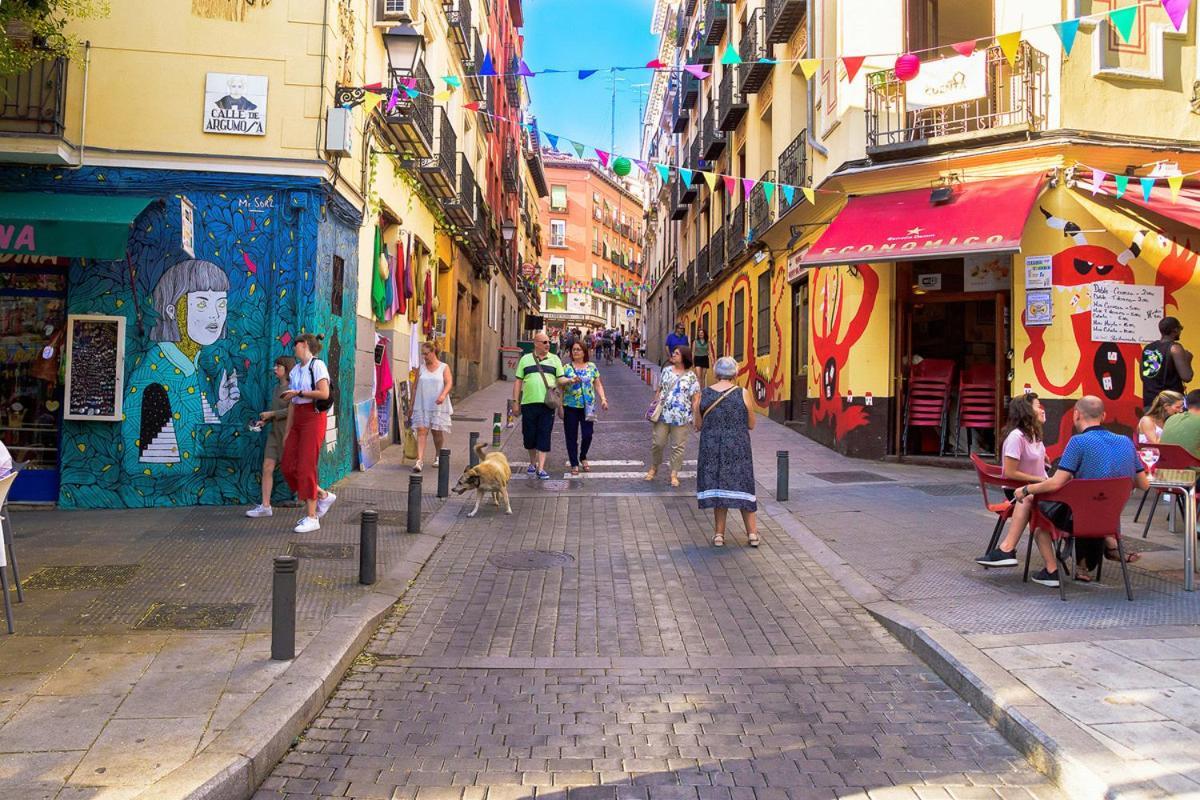 Comoda Doble Cerca De Lugares Emblematicos De Habitación en casa particular Madrid