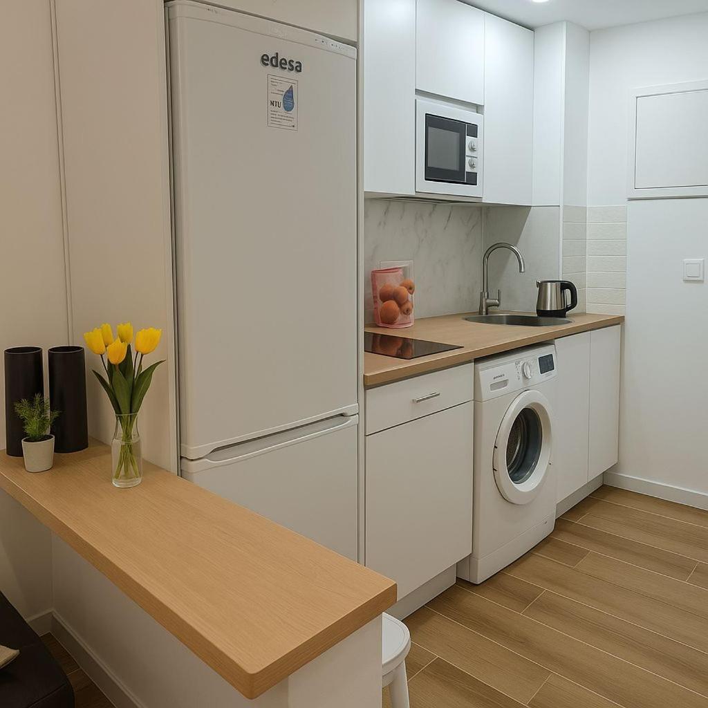 Comodo En Climatizado Apartamento Madrid