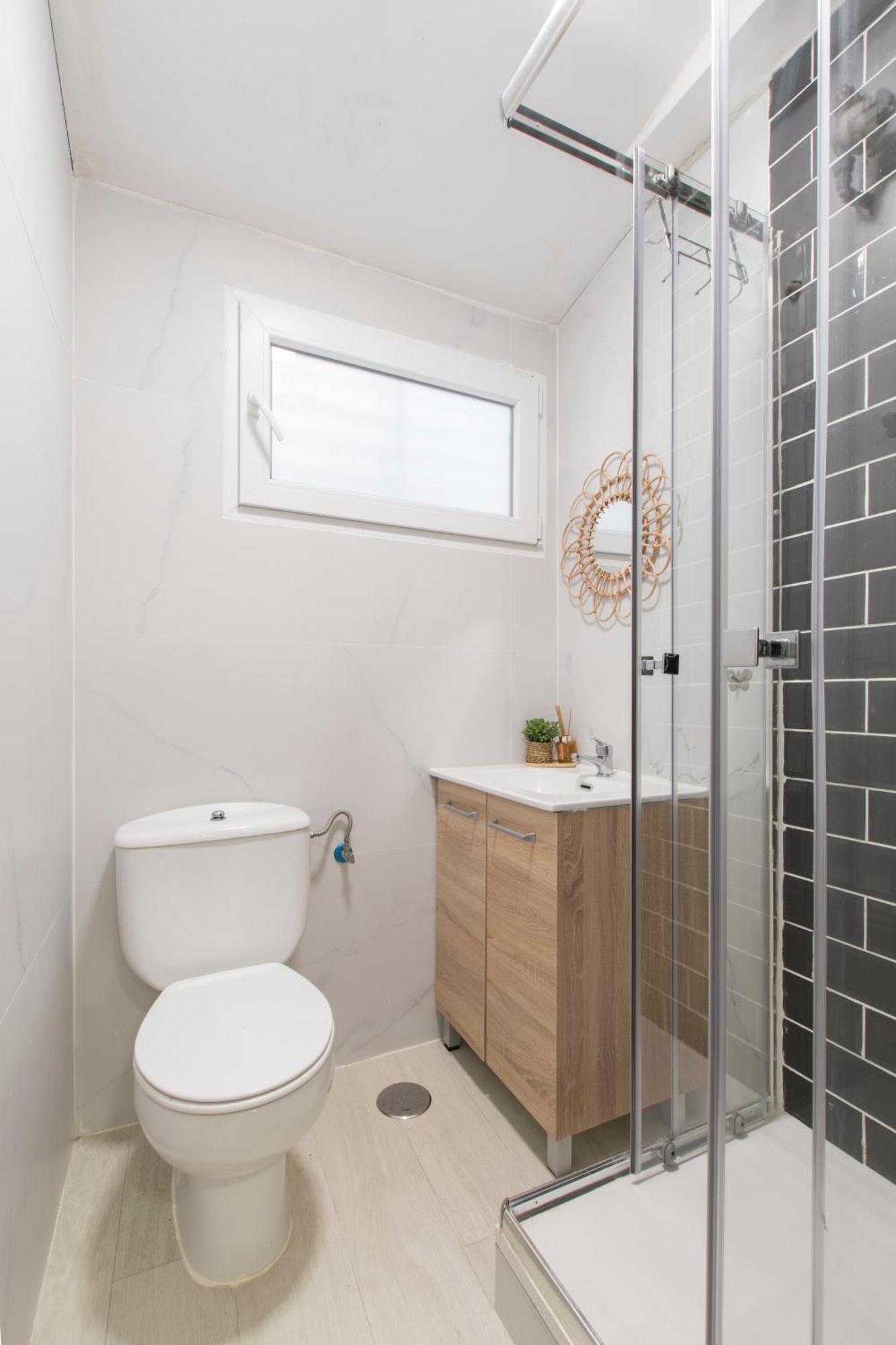 Alexa Host Hostal