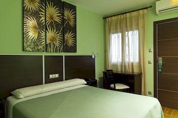 Pensión Avenida Barajas 3*