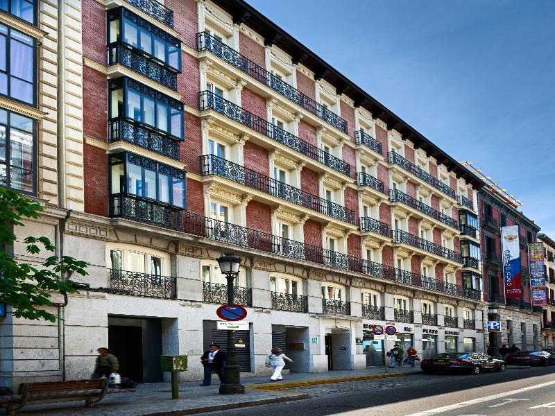 Catalonia Plaza Mayor 4*