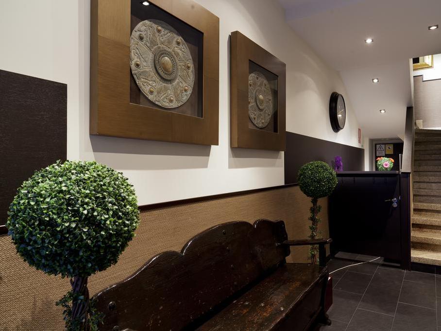 Hostal Thc Tirso Molina *