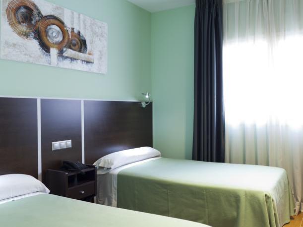 Avenida Barajas 3*
