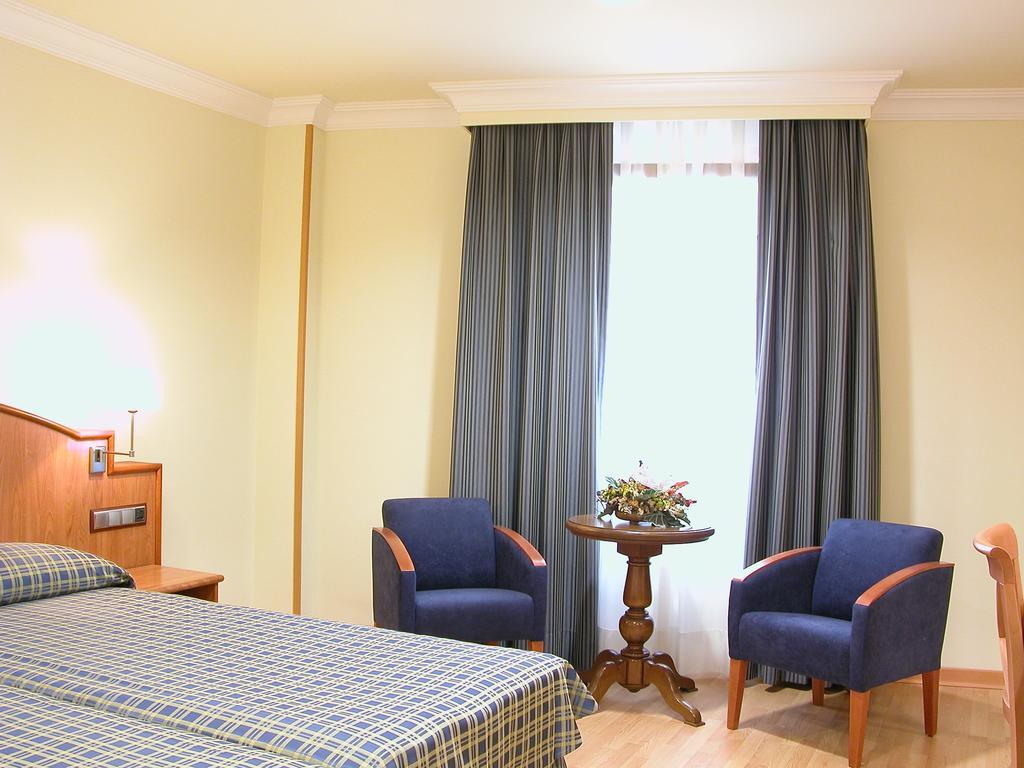 Hotel Ii Castillas 3*