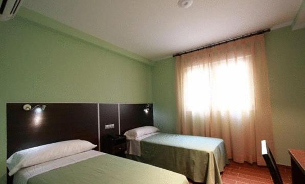 Avenida Barajas Pensión 3*