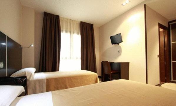 Pensión Avenida Barajas 3*