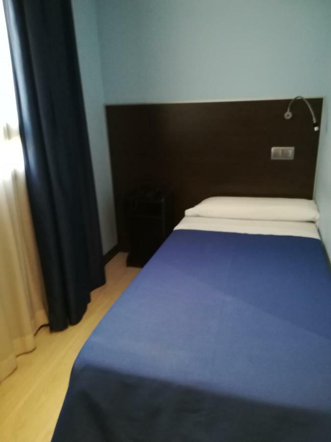 Pensión Avenida Barajas 3*