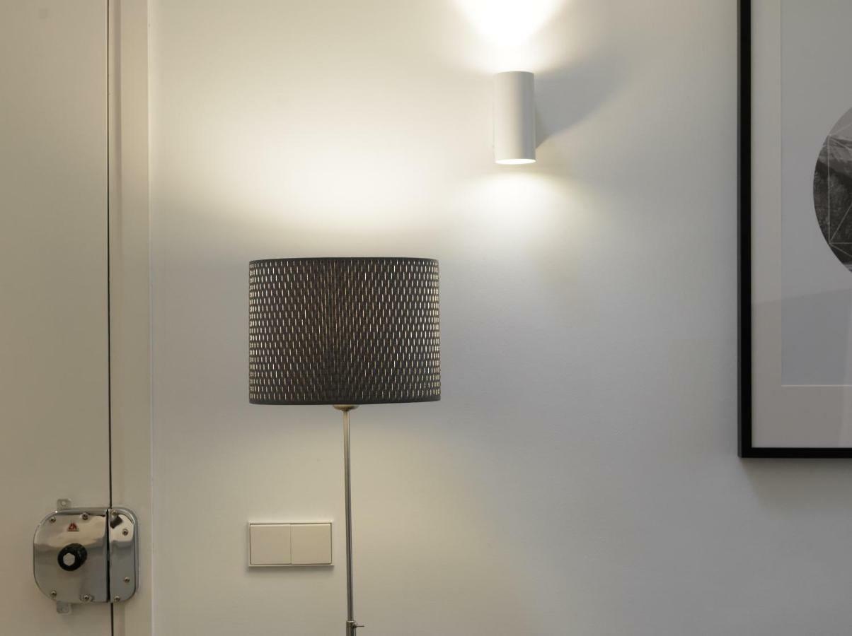 Reina Sofia - Buhardilas Con Encanto, Ac Apartment Madrid