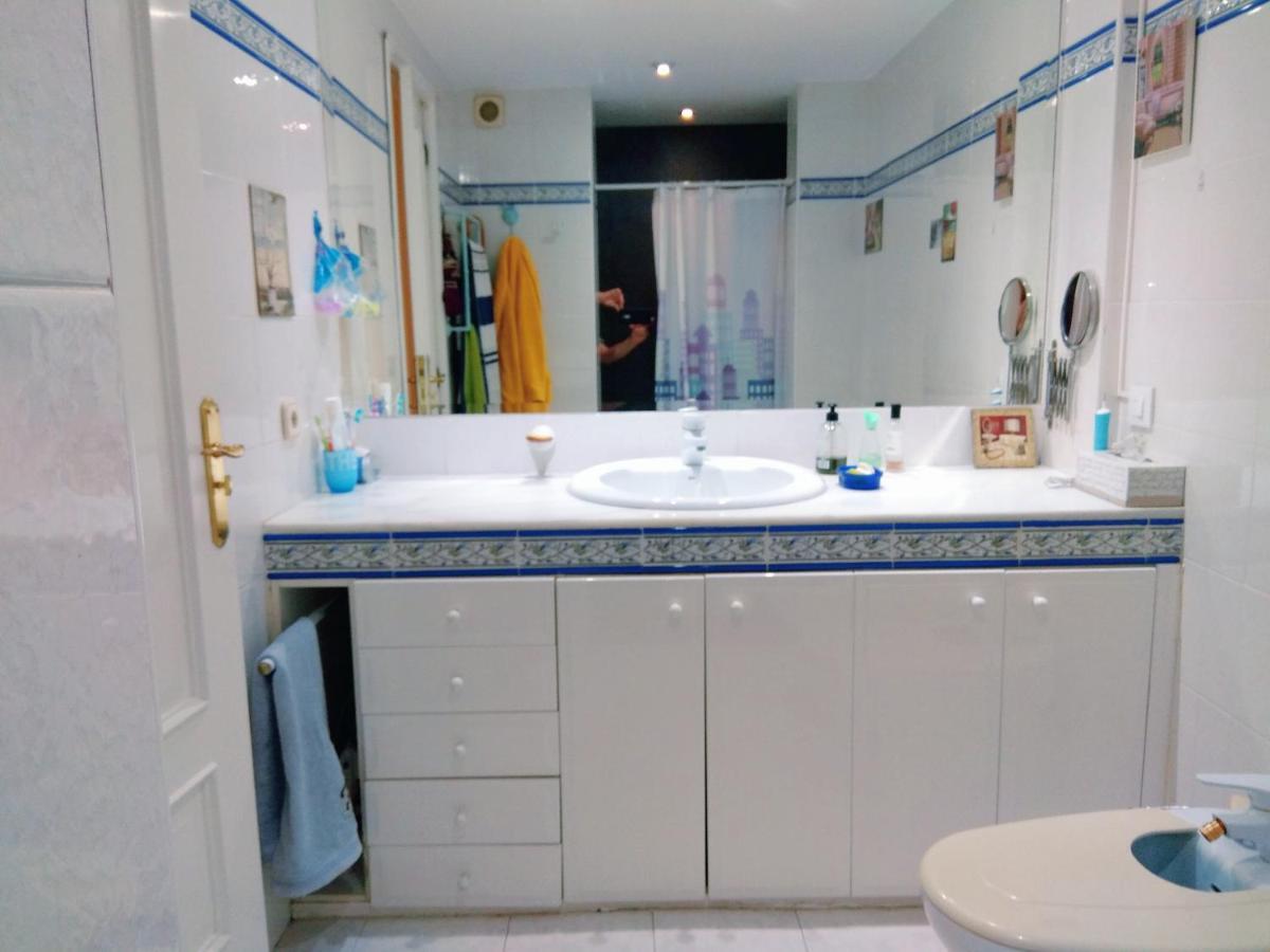 Cálido Y Bien Comunicado Habitación en casa particular *