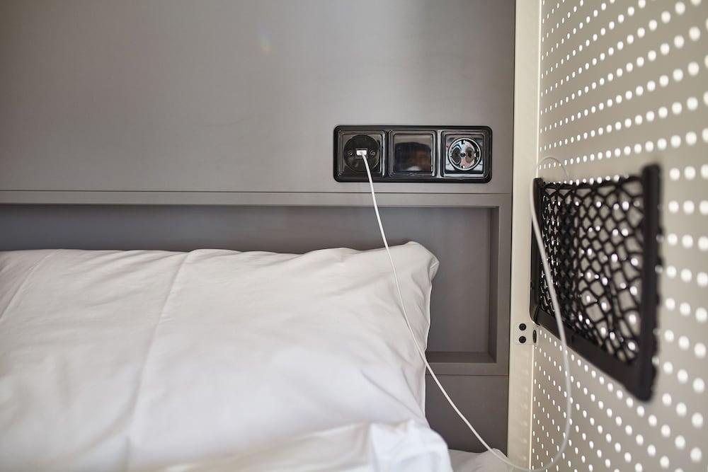 Generator Hostal Madrid